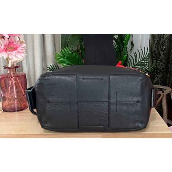 TORY BURCH BLACK PERRY HANDBAG - Picture 6 of 10